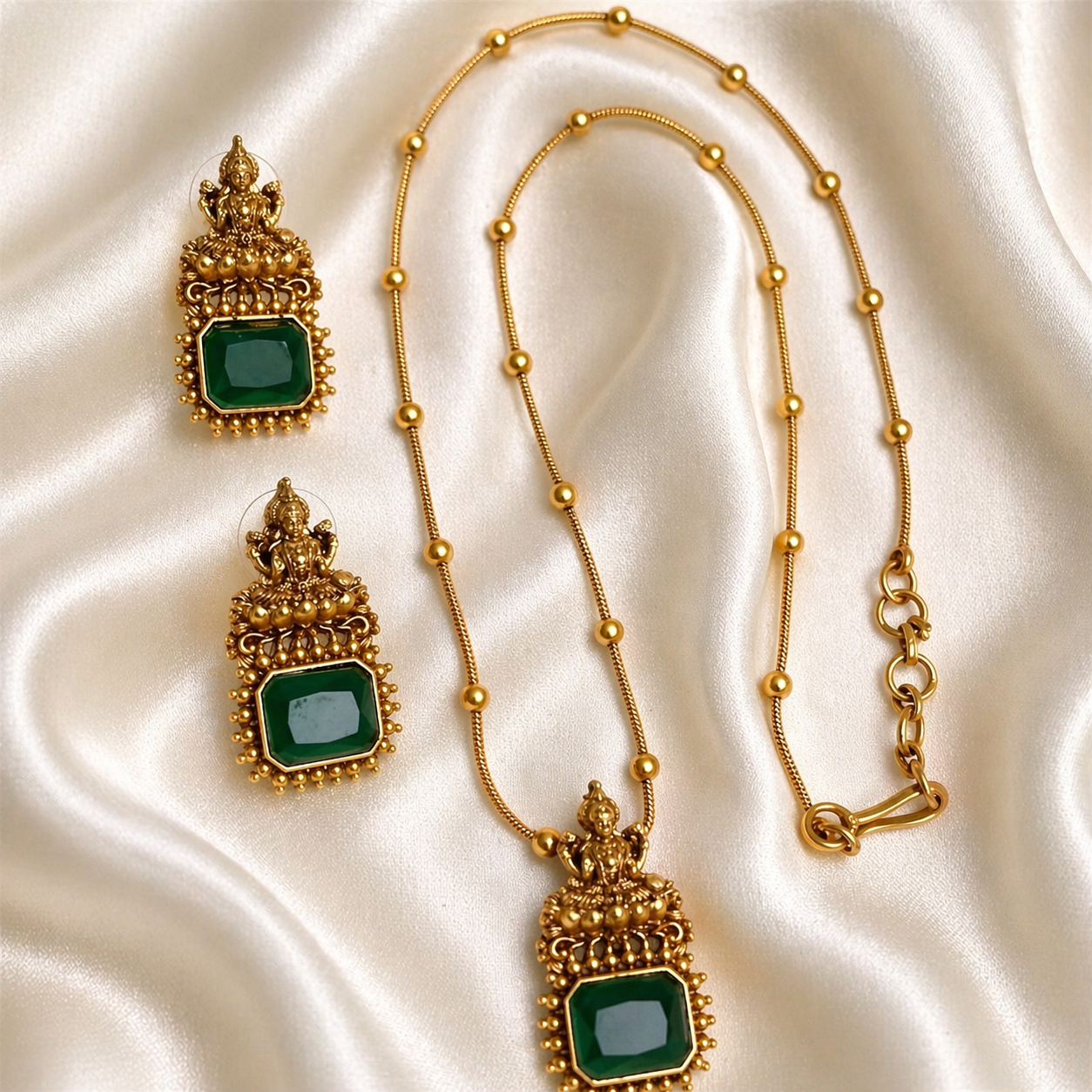 Wired Neclace with Emrald Pendent NCNC021